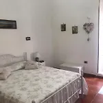 Alojamento de Acomodação e Pequeno-almoço Ruffo Nel Cuore Di 4*